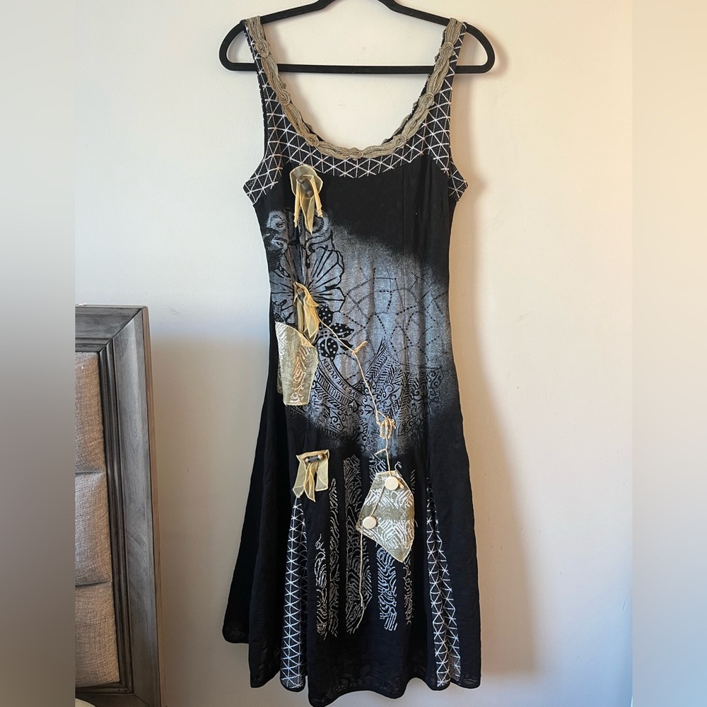 Save The Queen Black and Gold Artistic Dress - XL